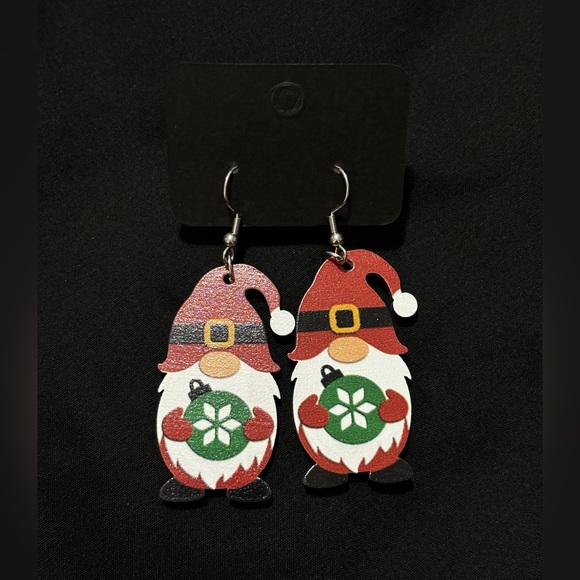 Christmas Gnome Earrings - Picture 3 of 3